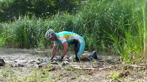 cyclist mud bathroom