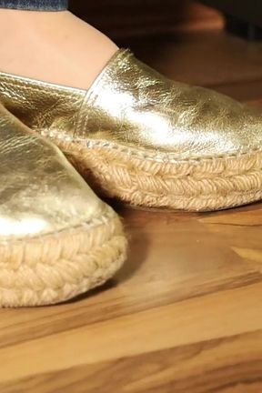 Golden Comfort - Steps &amp; Motion