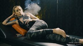 Barefoot smoking on the massage bed 4K MP4