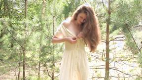 ”Hot Brunette Babe Nicole Displays Her Soft Body In Her Birthday Suit”