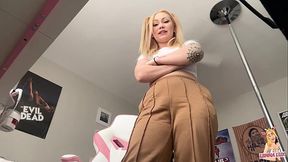 Giantess Bitch Catches You, Choose Your Fate
