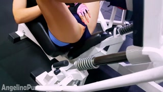 RISKY PUBLIC GYM MASTURBATION SEXY GIRL FLASHING HER PUSSY IN THE GYM! - ANGELINAPUX FREE