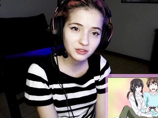 Tiny teen reacts to Comics Amanee - Emma Fiore