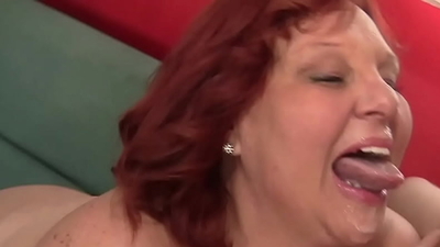 Thick Mature BBW Sweet Cheeks Bangs a Skinny Guy