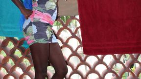 Barefoot Food Crushing 89 wmv