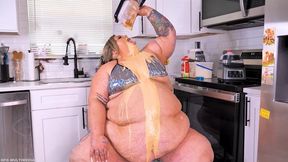 Ivy Davenport: 7-Day 15K Gainer Shake Challenge - DAY ONE - SSBBW Feedee Drinks 15,000 Calorie Weigh Gain Shake 0 4k