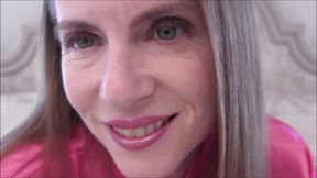 Sexy stepmom in her pink robe sucking and fucking