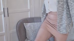 Pantyhose Try On Gets MILF Horny and Wet