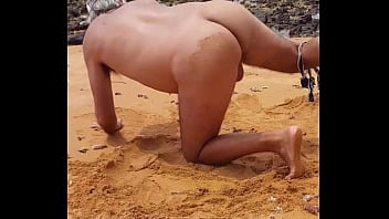 Ladysilva latina gay bunda gostosa tirando o bikini na praia querendo um pau no seu cuzinho