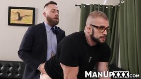 ”Kinky man seduces a big & muscular dude for pleasure”