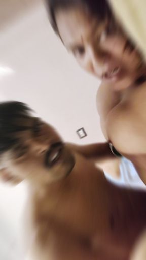 Meri randi biwi ko 4 Lund chiye chudai ke liye