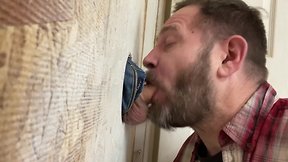 Sucking a thrilled man at glory hole full video