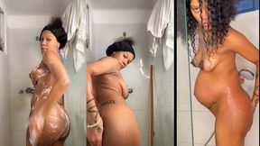 despues de un buen sexo anal lavando mi culito