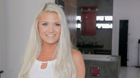 Bleached all-natural 18+ teen opens her little hole in the missionary pose