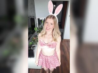 This look carries bad ideas