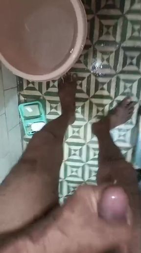 Land ka pani Nikal Raha Hun