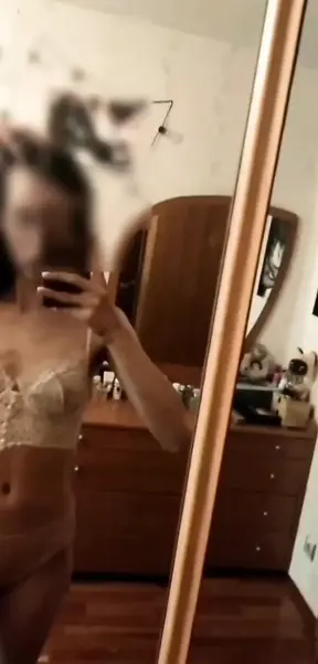 Slim girl gets creampied in mouth by best mod worker