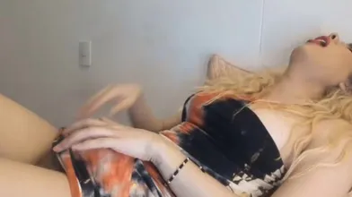 Tranny's Seductive Masturbation Gone Wild