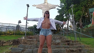 Casal flagrado fazendo sexo e exibicionismo em teleférico no morro do Cristo Redentor