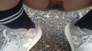 生理終わりかけで野外放尿