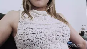 Hot redheaded patient gets horny and fucks at the doctor's office