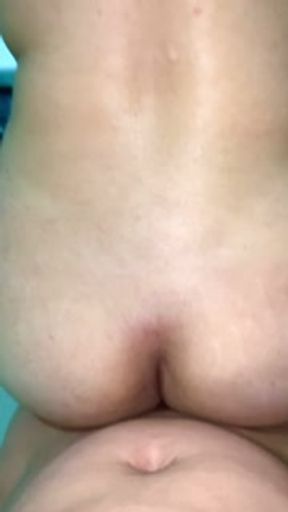 ANAL, SHE GIVES ME HER ASS WITHOUT COMPLAINING.