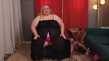 SSBBW Vivienne Rose gets fucked by a machine