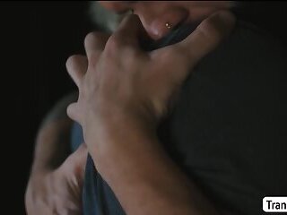 Dude watch TS Ella while sucking his dick