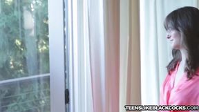 Teen slut Jay Taylor fully satisfied by big black dick