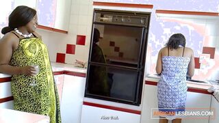 Curvy Ebony mom Feasts On Thin African Lesbo Neighbour's Snatch