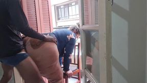 transamos na sacada do hotel em sao paulo