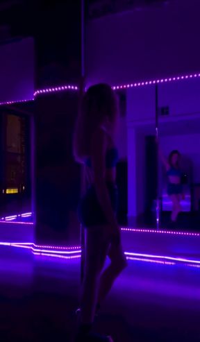 Hot brunette gets a surprise deepthroat