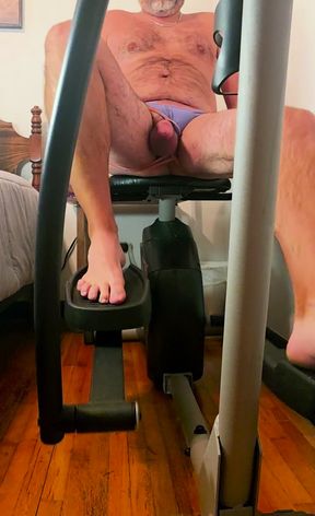 Beary ride the exercise bike until he CUMS