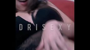 novinha rebolando a bunda e brincando com a bucetinha | Dri Sexy