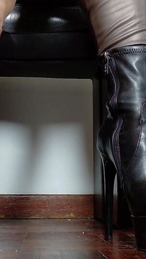 Boots Asmr - Close up