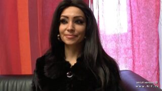 Распутная девчонка получает жесткий трах в задницу