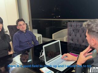 La Entrevista De Trabajo Se Convirtio En Una Fiesta De Pollas Para Una Latin babe Caliente