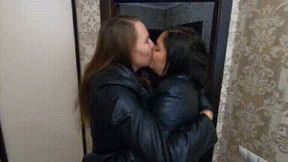 HOT KISSING WITH JANIN (l)