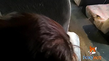 chupando una verga en el autobus y terminamos follando