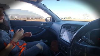 sexo en el auto en plena carretera con ingeniera italiana