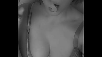 Ma copine Louison trouve que j'_ai un petit c&ocirc_t&eacute_ Pulp Fiction sur cette vid&eacute_o...