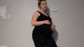 39 Weeks Belly Rubbing