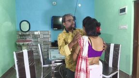 Hot Indian MILF Bhabhi Secret Romantic Sex with Room Owner! Cum Inside the Pussy