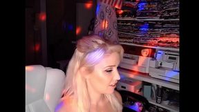 Pregnant beautiful wife Elsa - Threesome