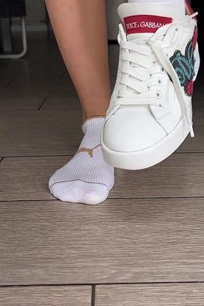 Walking in D&amp;g Shoes