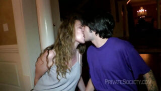 Athena Anderson y Violette Blakk chupan pollas después de una intensa sesión de sexo anal