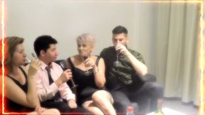 con mi hermanastra nos trajimos 2 sex toys del boliche,fiesta orgia sexo a full