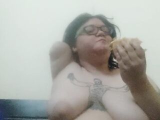 Feedee Challenge 100 burgers day 4