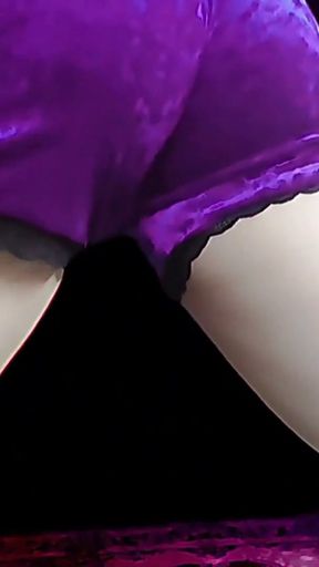 HANDS-FREE CUMSHOT Cute Smooth Legs Booty Smooth Skin Model Femboy   Clip 1