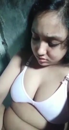 desi sexy babe musterbating with cucumber